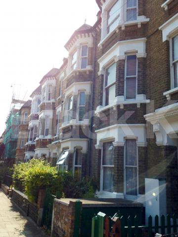 			LET, 2 Bedroom, 1 bath, 1 reception Apartment			 Wariner Gardens, Battersea Park 